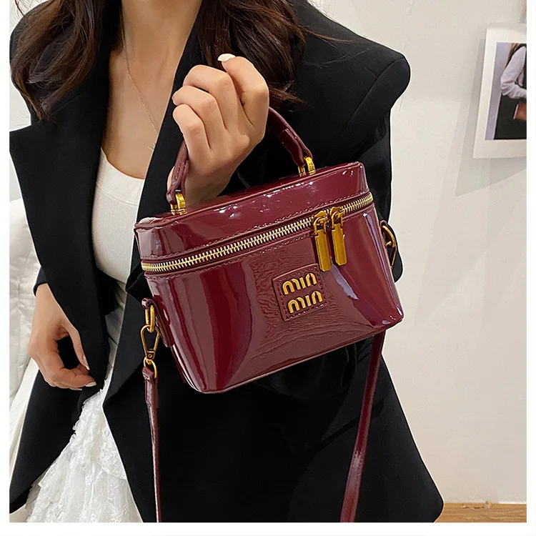 

New Arrival 2025 Shiny Tote - Women's Convertible Bag, Soft PU Material, Compact Design, Fashionable Daily Use, Urban Chic