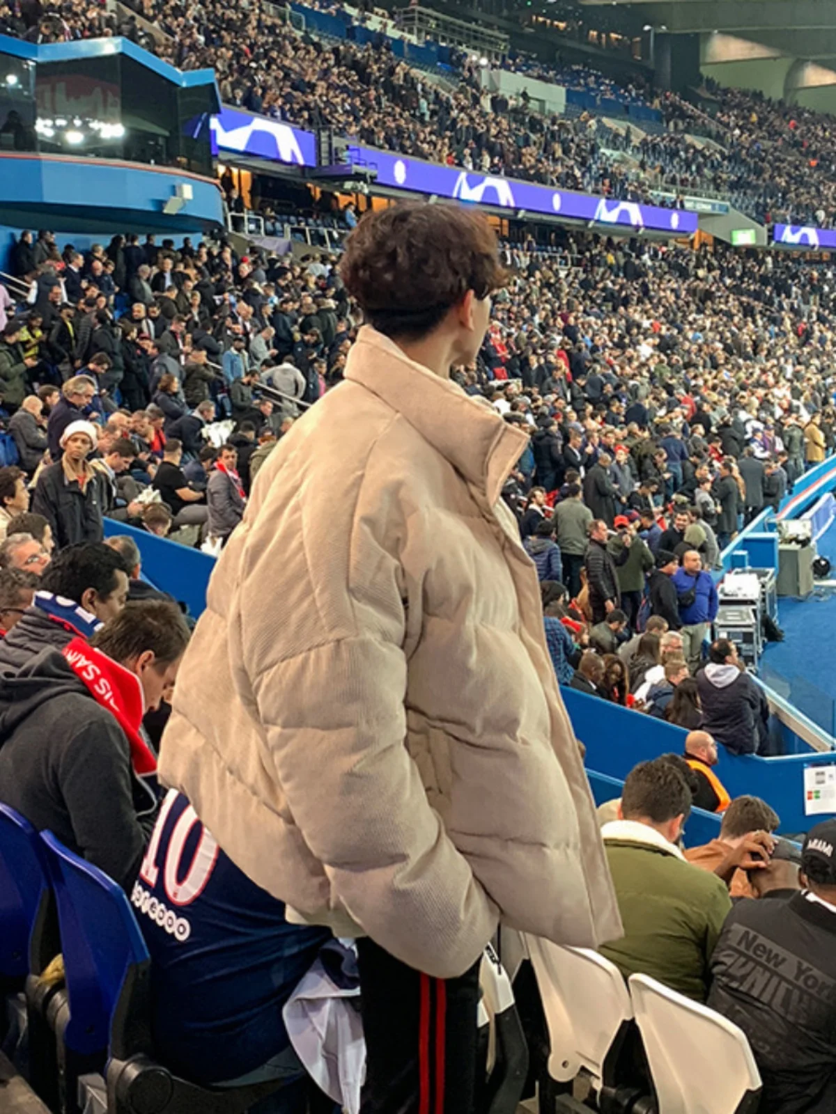 

Korean Sle Winter Chic Corduroy Jaet Loose Thiened Cotton Youth Bread Sle Trendy Cotton Coat for Men Casual Wear