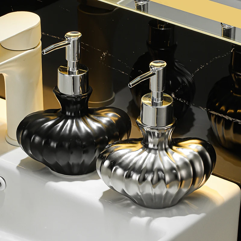 

European Retro Ceramic Lotion Bottle Premium Bathroom Hand Sanitizer Shampoo Press Dispensing Bottle 250ml Bathroom Accessories