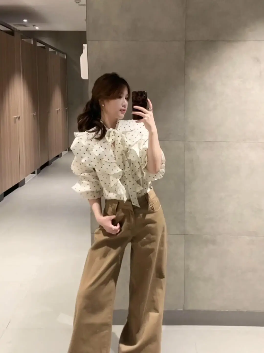 

Sweet Checkered Long Sleeve Women's Shirt Spring 2026 New Style Elegant Versatile Lace Hem British Commute Style Breathable Thin