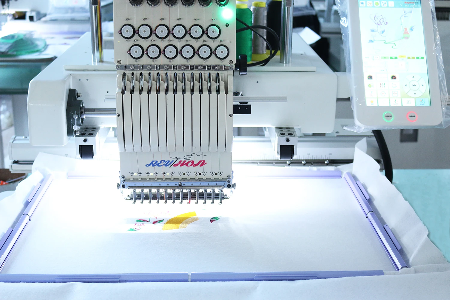 OEM مخصص جديد رئيس واحد Broderie Mquinas De Bordado تي شيرت الملابس قبعة آلة التطريز مع 12/15 الإبر