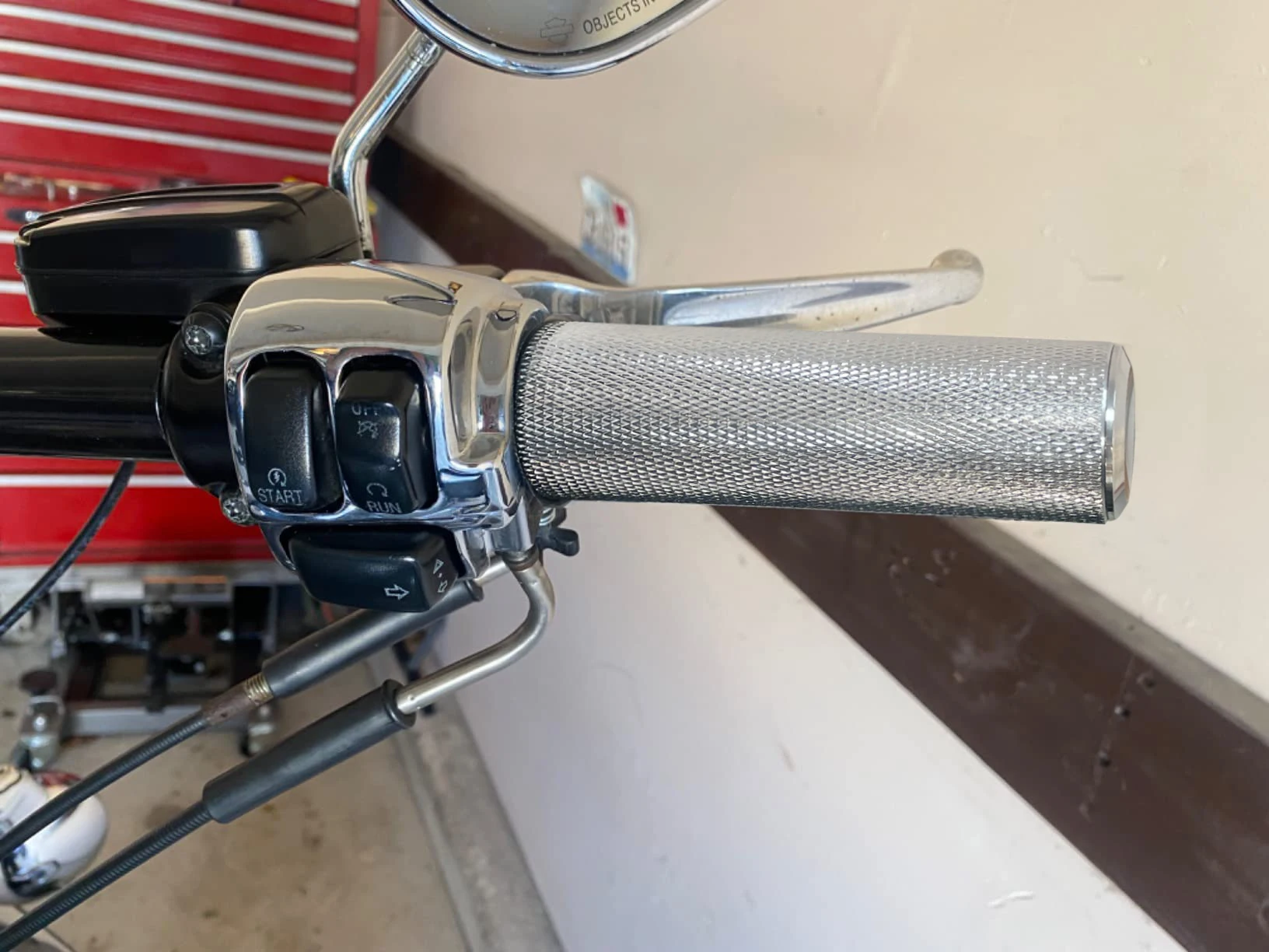 Motocycle 25mm Hand Grips All Aluminum Handlebar Grips Black Chrome For Harley Sportster XL883 XL1200 Touring Dyna Softail