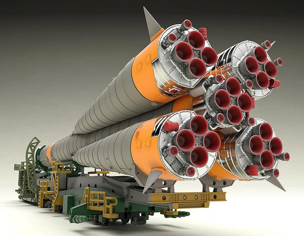 Stock Gsc Liangxiao Society Moderoid Series 1-150 Soyuz Launch Vehicle+transport Train Collection Model