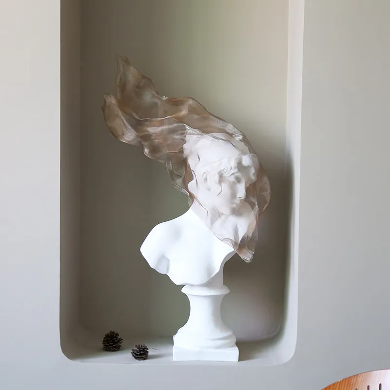 Nordic art belongs to figures, entrance ornaments, French light luxury high-end soft furnishings