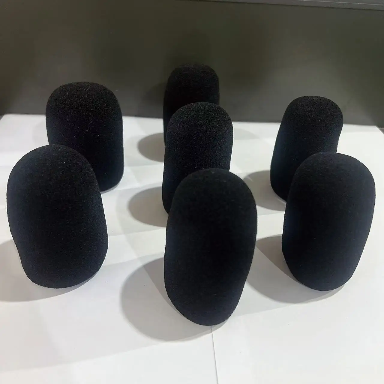 Schwarz Mic Protector Ersatz KTV DJ Mikrofon Schaum Abdeckungen Windschutzscheibe Windschutzscheibe Schwamm Abdeckungen Mikrofon Abdeckung