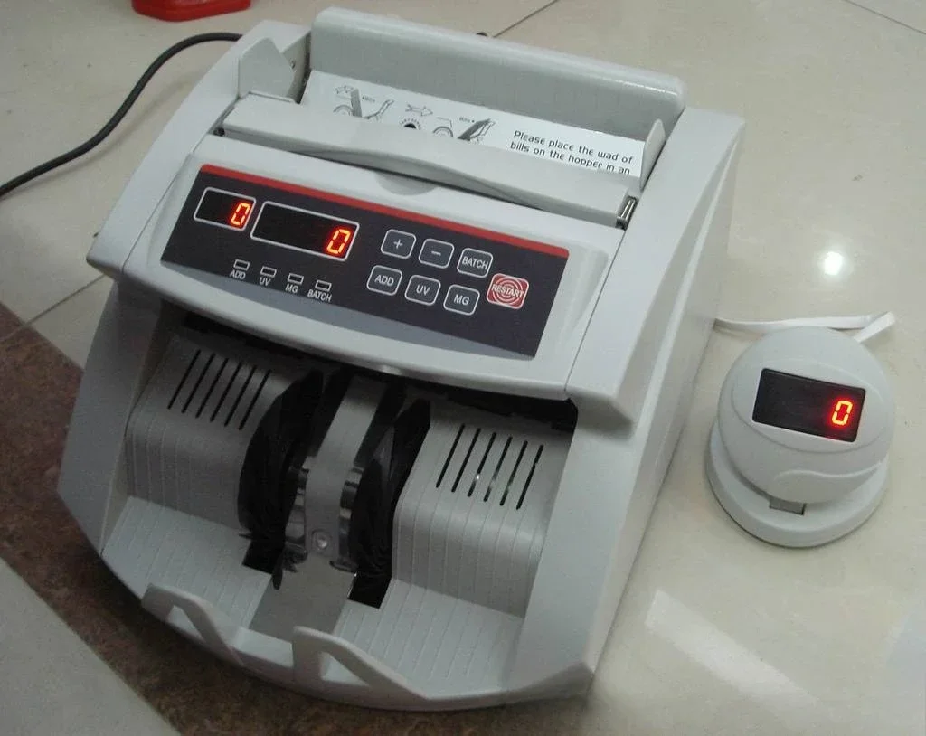 US Dollar, Euro, HK Dollar Henley HL2200 Foreign Currency Counting Machine
