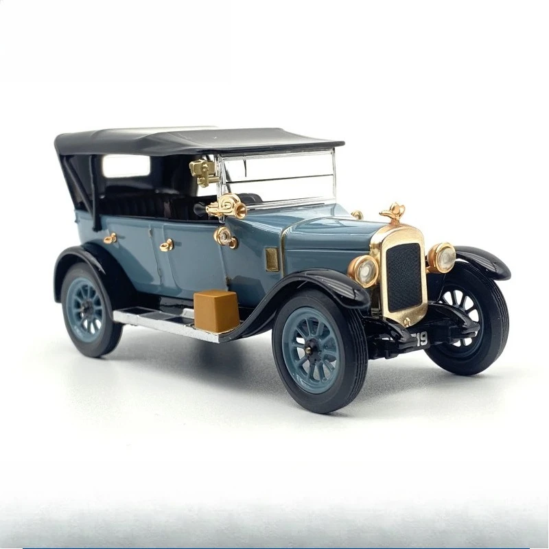 Heavy duty retro car vintage car model, collection alloy simulation ornament 1:43
