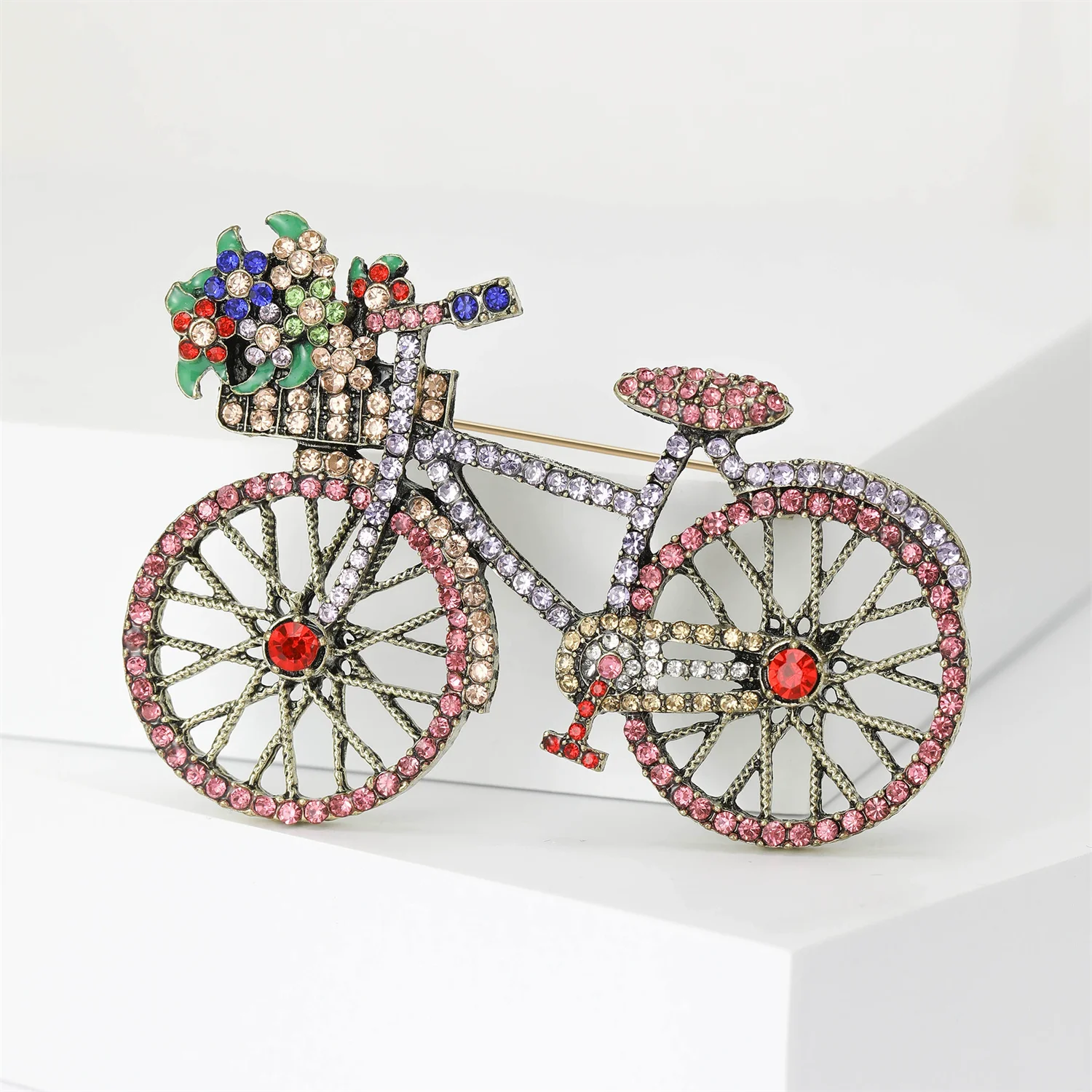 1 قطعة بروش دراجة رائعة للرجال النساء موضة حجر الراين سلة للزهور دبابيس دبابيس مجوهرات اكسسوارات هدايا الحفلات 2025