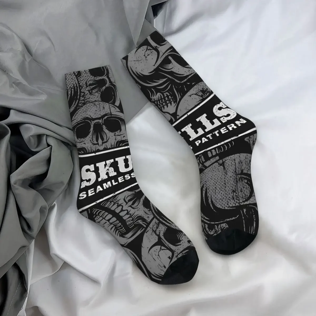 Lustige Herren socken Grunge Schädel auf dunklem Hintergrund Vintage Grunge Schädel Hip Hop lässig Crew Socke Geschenk muster gedruckt