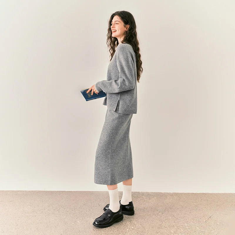 Women's Color Block Knit Two-Piece Set with Straight Skirt