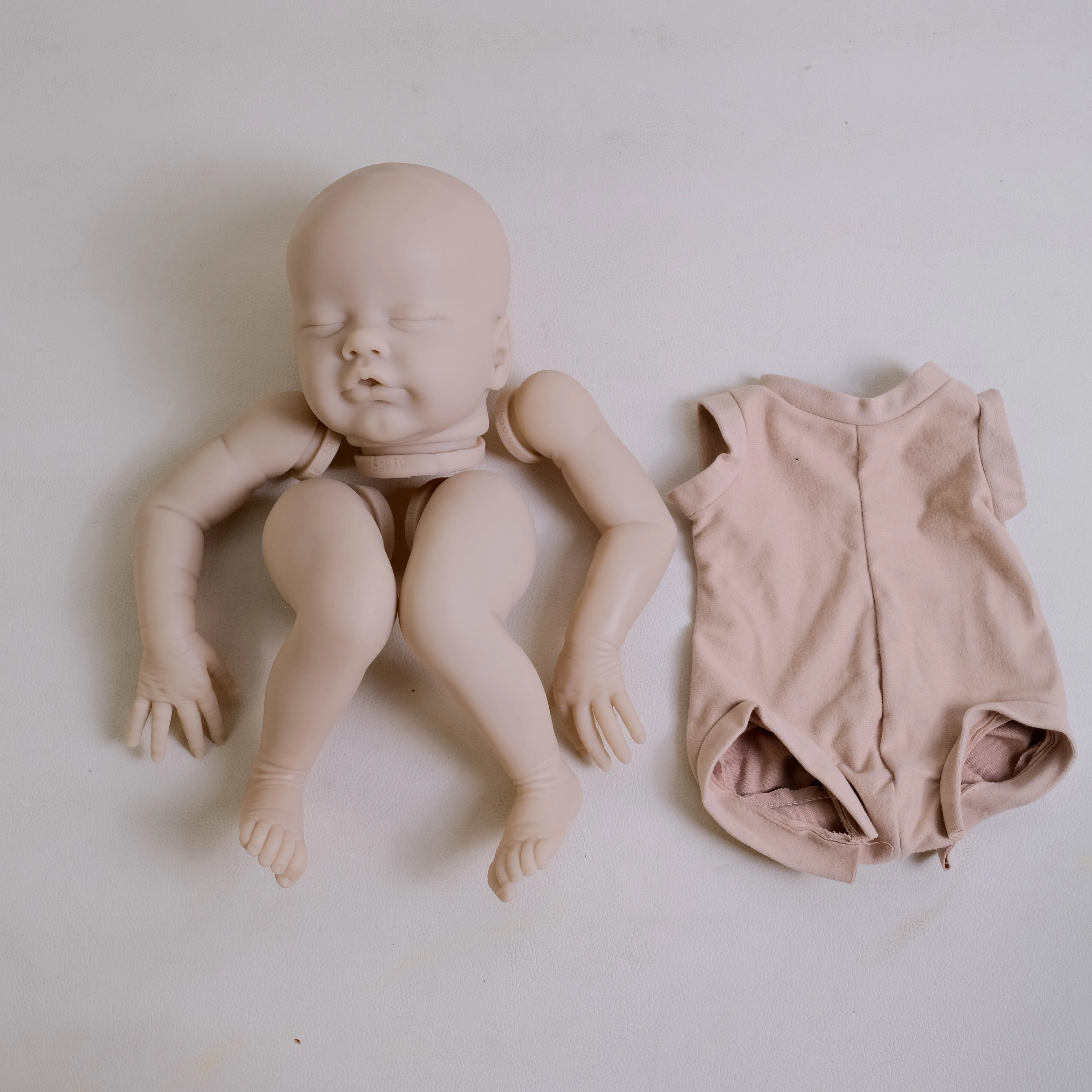 19Inch Primrose Asleep/Awake Limited Edition Reborn Doll Kit Un painted Blank Doll Parts Lifelike Soft Touch With Cloth Body