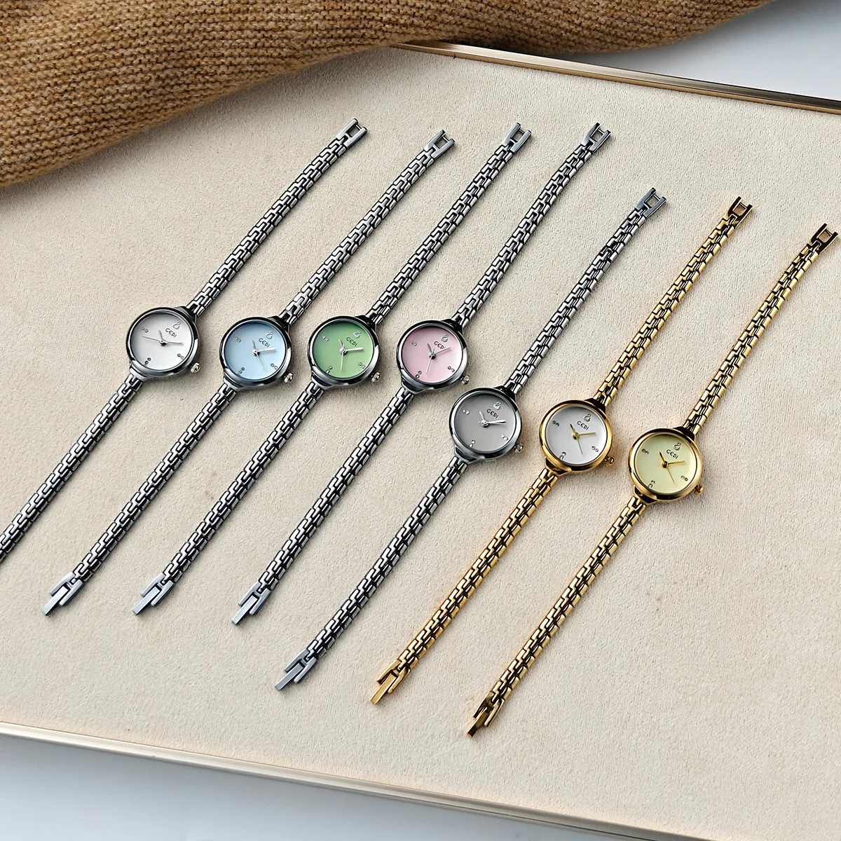 Новые часы, винтажные легкие роскошные нишевые часы-браслет высокого класса, студенческие часы, изысканные модные кварцевые наручные часы