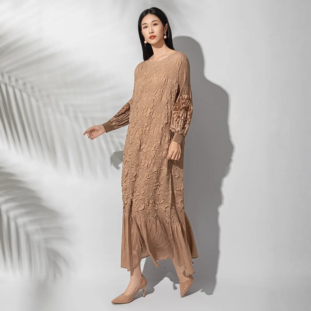 Miyake Chic New Solid Color Crinkled Hand-Cranked Floral Women's Dress Elastic Loose Three Quarter Sleeve Round Collar Clothing