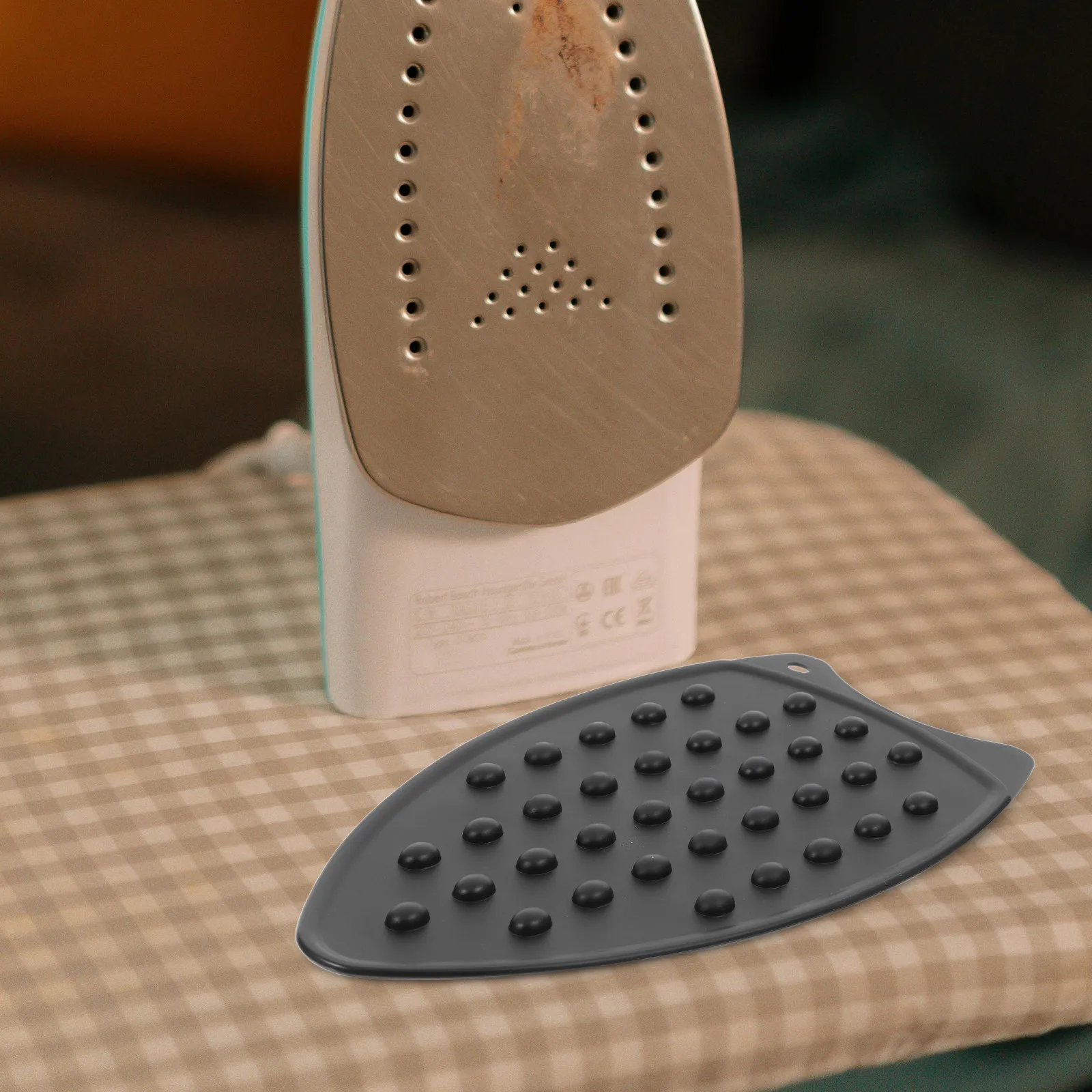 Heat Resistant Silicone Iron Rest Pad Ironing Board Accessories for Steam Flat Curling Irons Non Slip Mat Silicone Iron Rest Pad