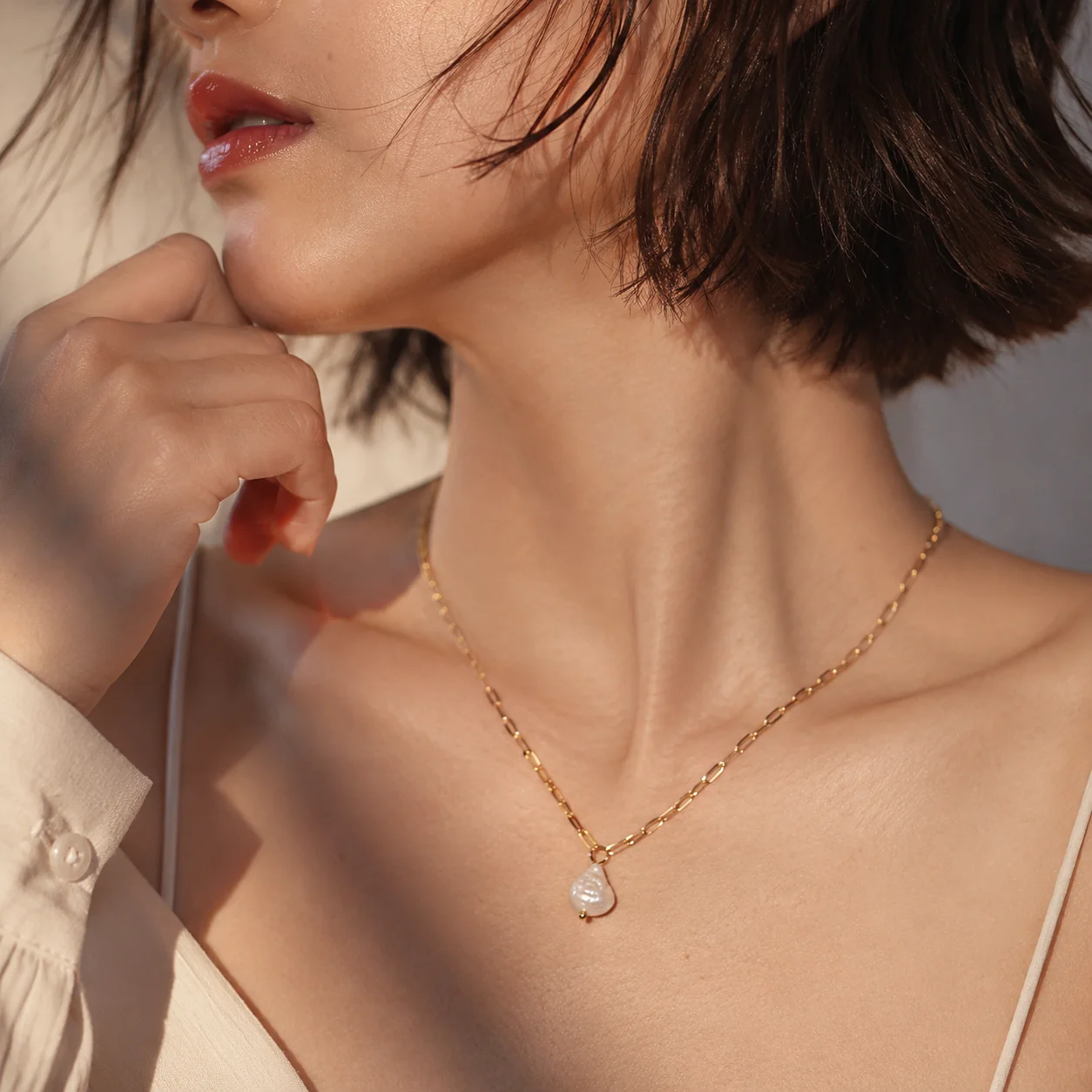 Natürliche Süßwasser-Barockperlen-Halskette für Damen 18K Vergoldete Büroklammer-Gliederkette Choker Eleganter Französischer Retro-Schmuck