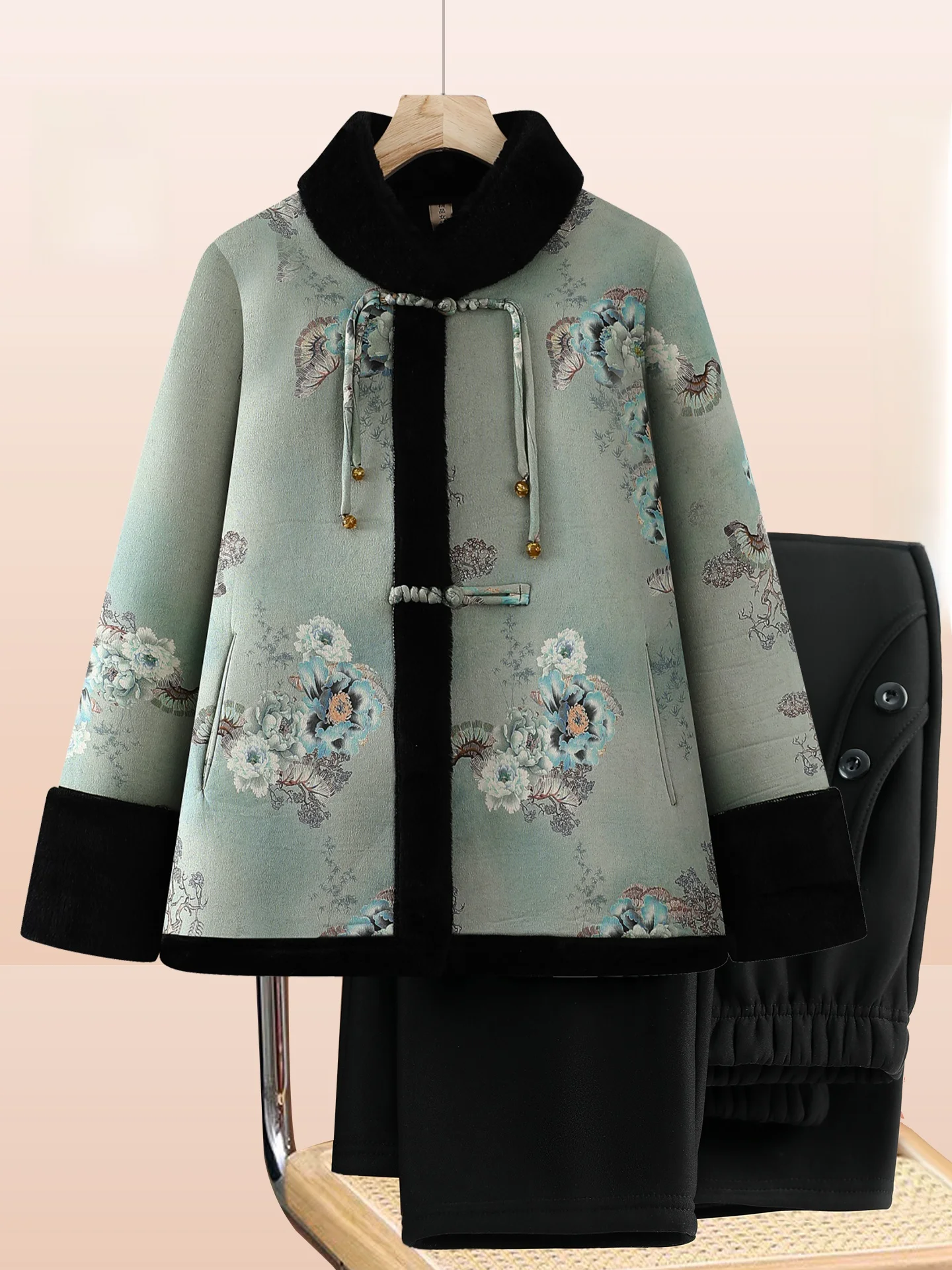 

Thiened Autumn Winter Chinese Sle Women's Jaet Fur Leather Inteated ly Ladies Faionable Tang Costume Coat