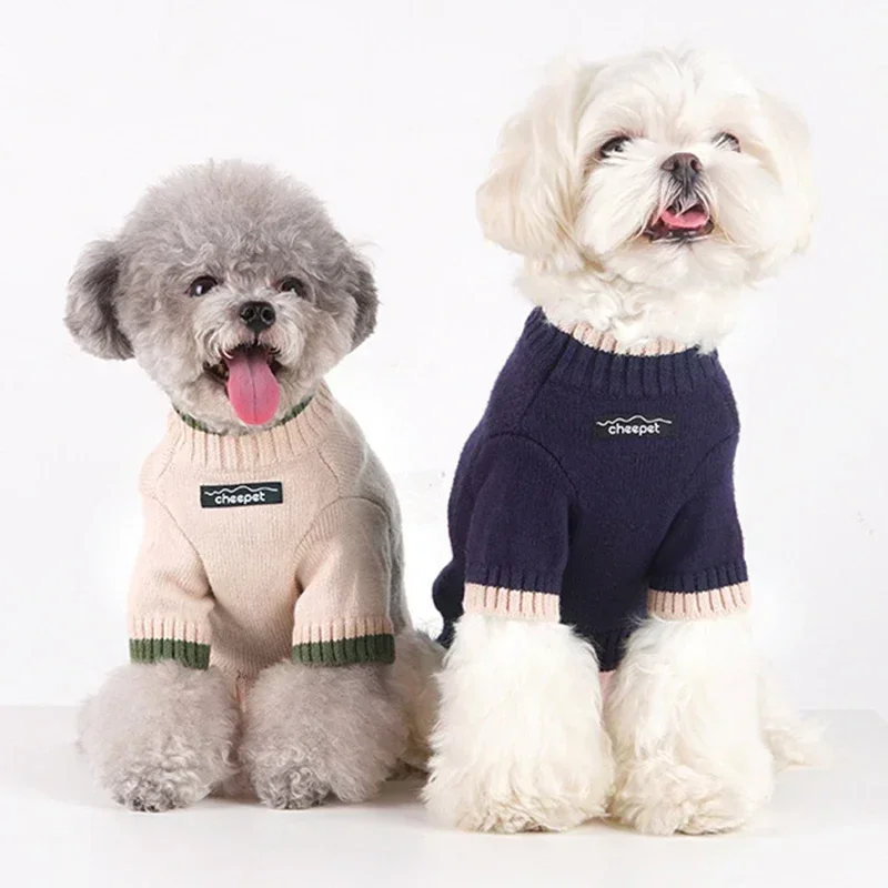 Autumn and Winter Pet Clothing,Thickened and Warm, Cute Cat and Dog Knitting, Small and Medium-sized Pet Supplies, Soft Clothing