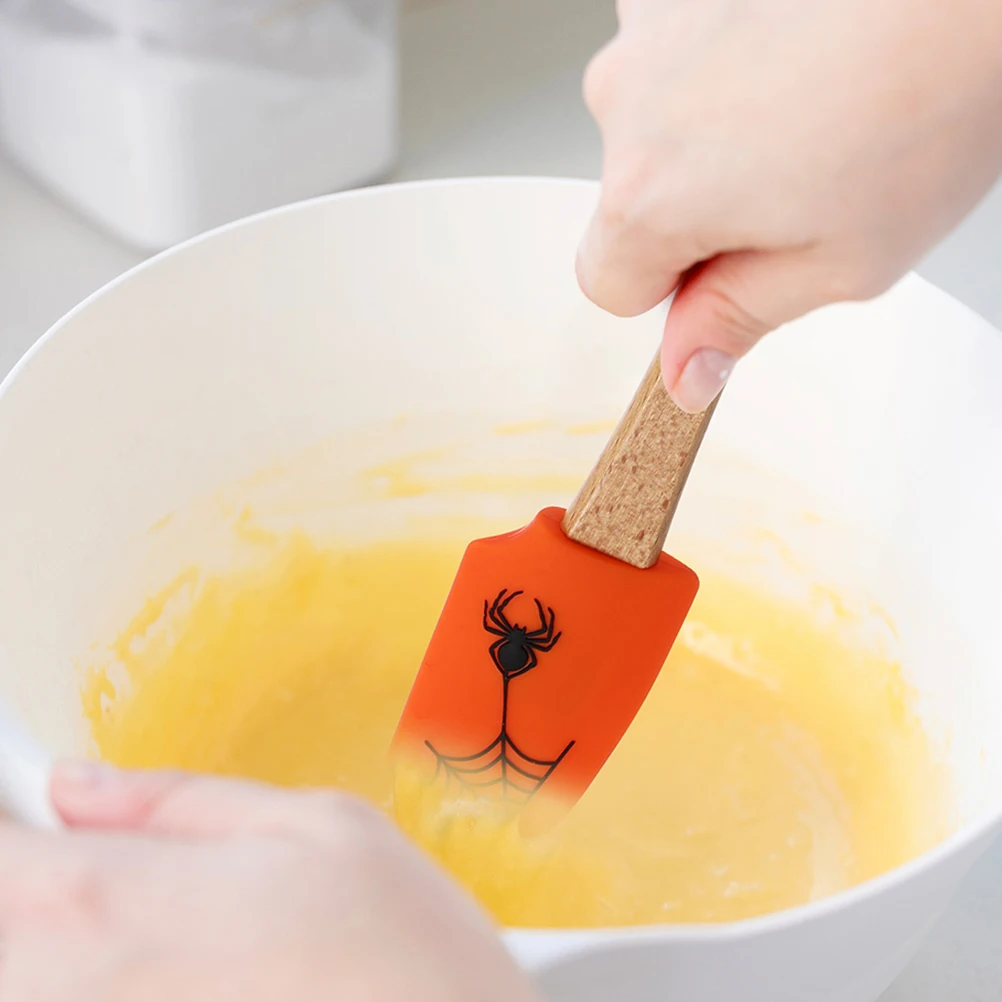 

4 pcs Halloween Silicone Spatula Set Non-Stick Baking Tool Wood Handle Cake Cream Spatula Multifunctional Robust Scraper Turners