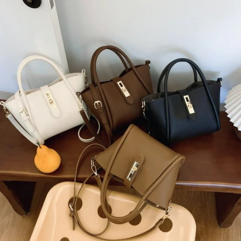 

Designer Paris Luxury Tote Bag For Women With Solid Color Leather Elegant Simple Unique Messenger Style