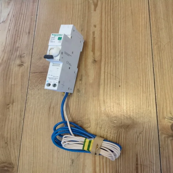 

Resi 9 10 Type B Single Pole 30ma 230v Rcbo , Sent Brand New Original Spot Plc