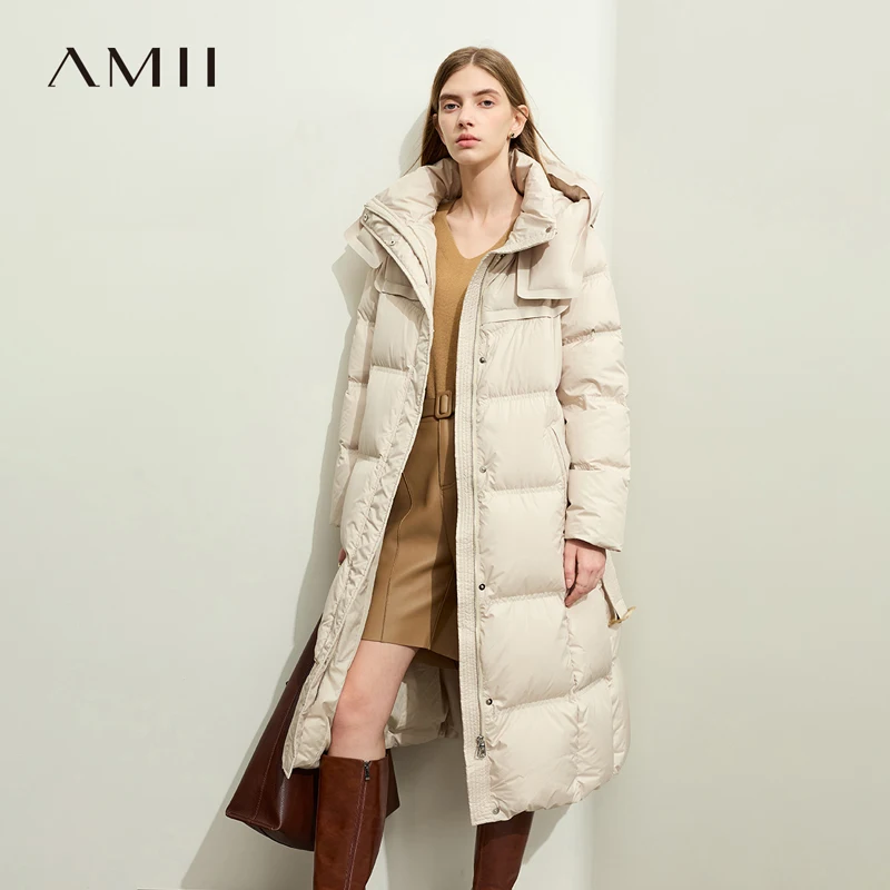 AMII مقنعين أسفل معاطف 2025 شتاء جديد دافئ مع حزام نفخة بطة سترة المرأة الياقة المدورة الصلبة تنوعا ضئيلة معطف طويل 12524003