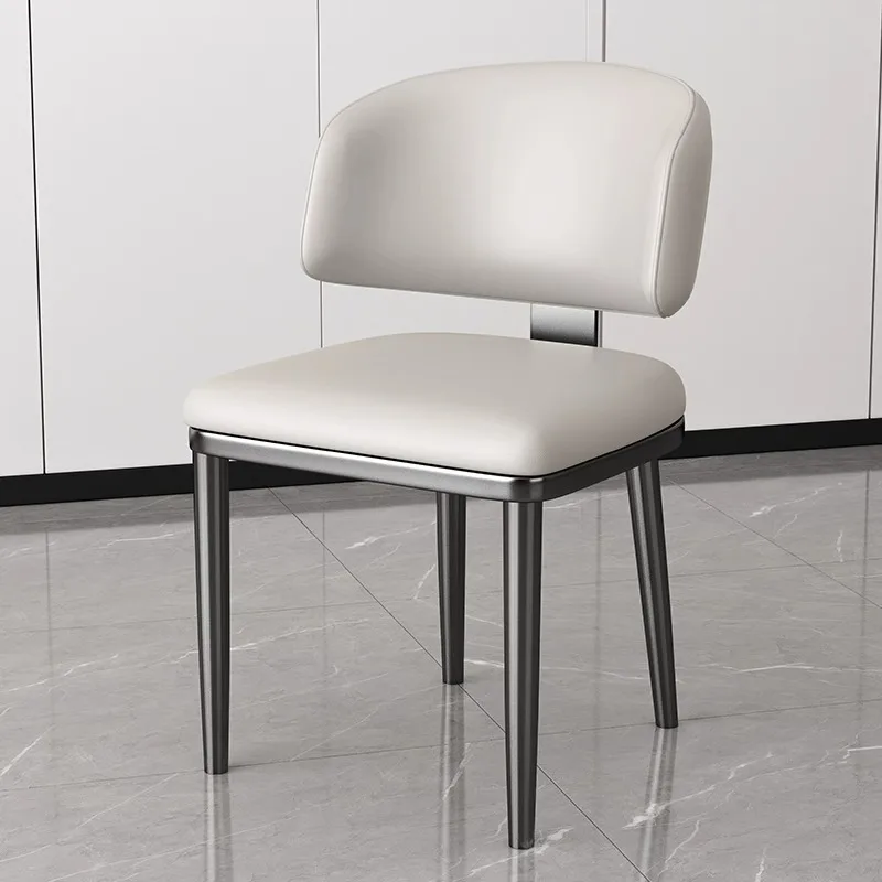 كرسي طعام إيطالي بسيط مصمم كرسي شمالي حديث الحد الأدنى للمنزل الخلفي طاولة طعام فاخرة راقية و