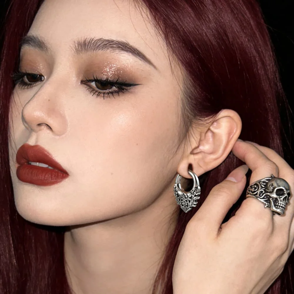 Casvort 2PCS Stainless Steel Ear Weights Hanger for Pierced Ears 4G 5mm Magnetic Clicker Ear Gauges Vintage Flower Vines Pattern