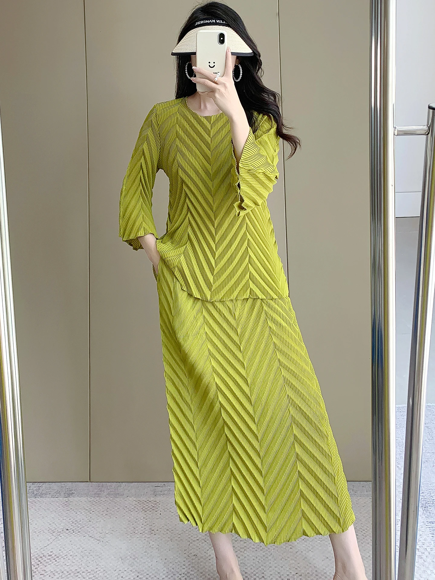 

Модный плиссированный комплект: женская юбка с высокой талией и топ, весна 2026, новинка, высокое качество