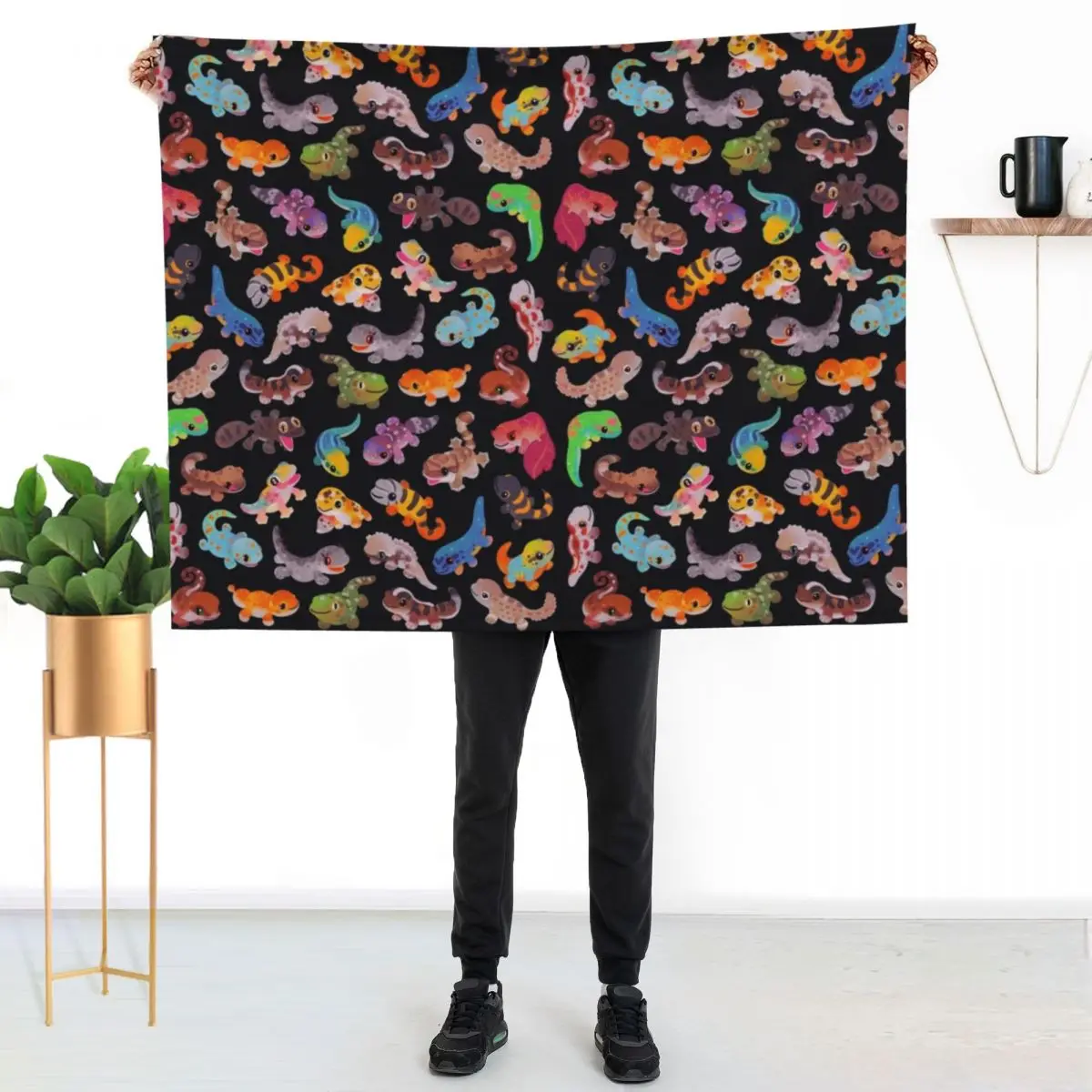 Gecko Throw Blanket funny gift Flannel Fabric Flannel Picnic Extra Large Throw Hairy Blankets
