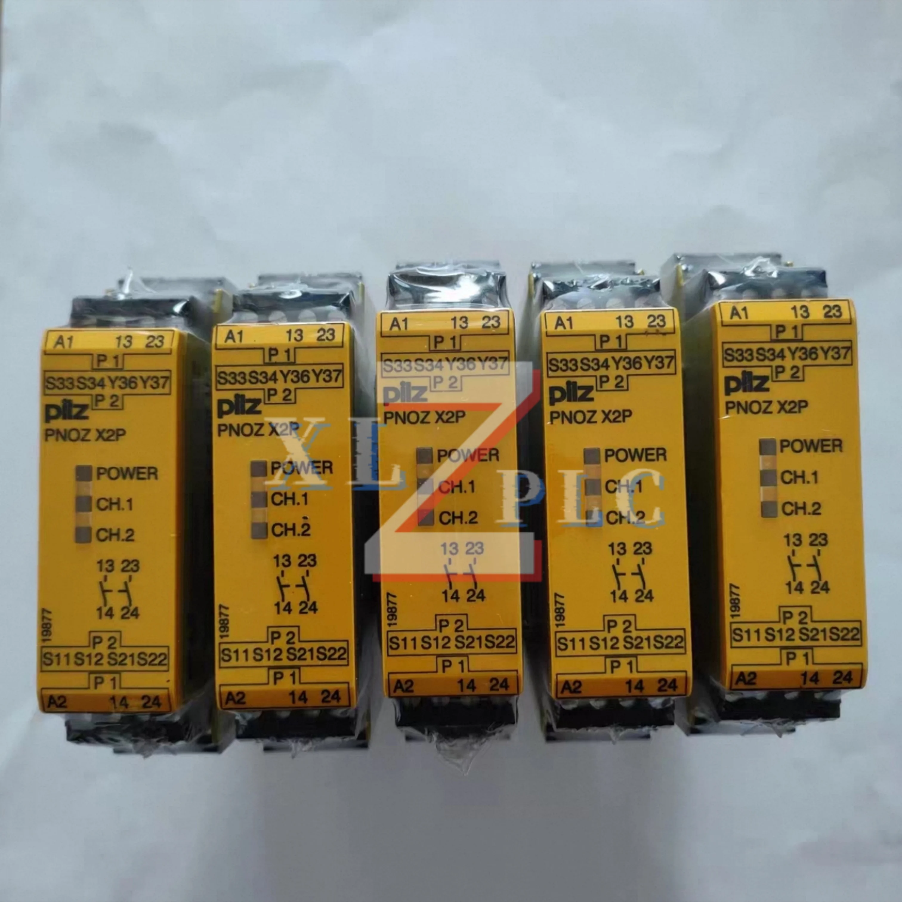 Safety relay  7777302 PNOZ X2.8P 777303 PNOZ X2P 777305 PNOZ X2.7P 777306 PNOZ X2.7P   new in stock