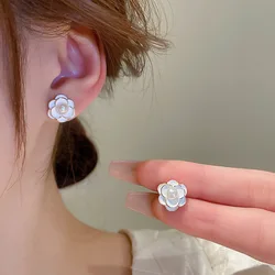 Sweet White Camellia Flower Stud Earrings for Women Geometric Brincos Wedding Jewelry Wholesale Summer Holiday Girl Gift