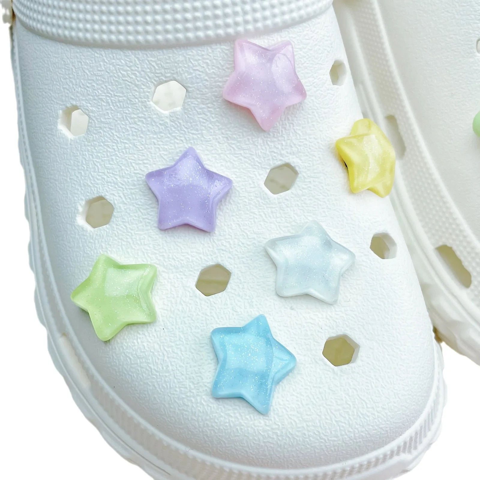 4pcs Glow-in-the-Dark Bear Star Shoe Charms Easy Install Fun DIY Slippers Decoration for Any Occasion Shoes Charm Animals Pins