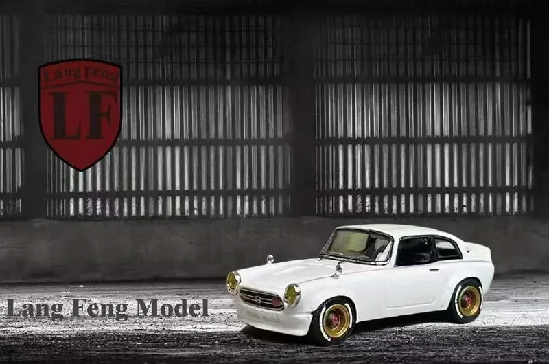 

LF Model 1:64 S800 White Diecast Model Car