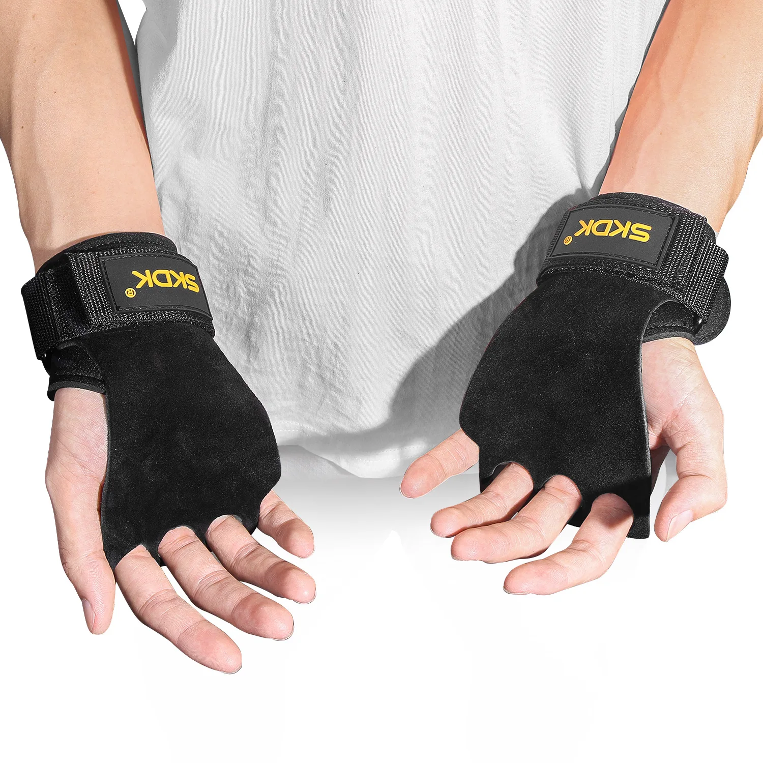 1Pair Gym Grips Palm Guards Three Finger Hole Gymnastics Hand Grips Cowhide Anti Slip Adjustable for Pull Up Kettlebell Training