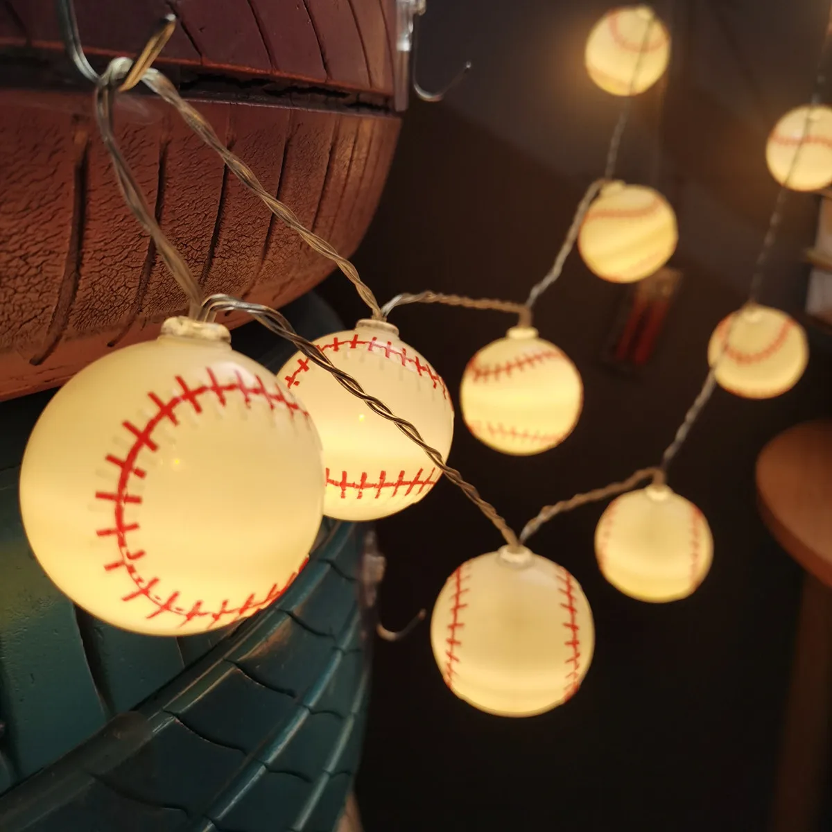 Guirnalda de luces LED con forma de béisbol para interiores, bola deportiva de 40 LEDS, funciona con pilas, luz nocturna para Halloween, Navidad, Fiesta en casa, 652