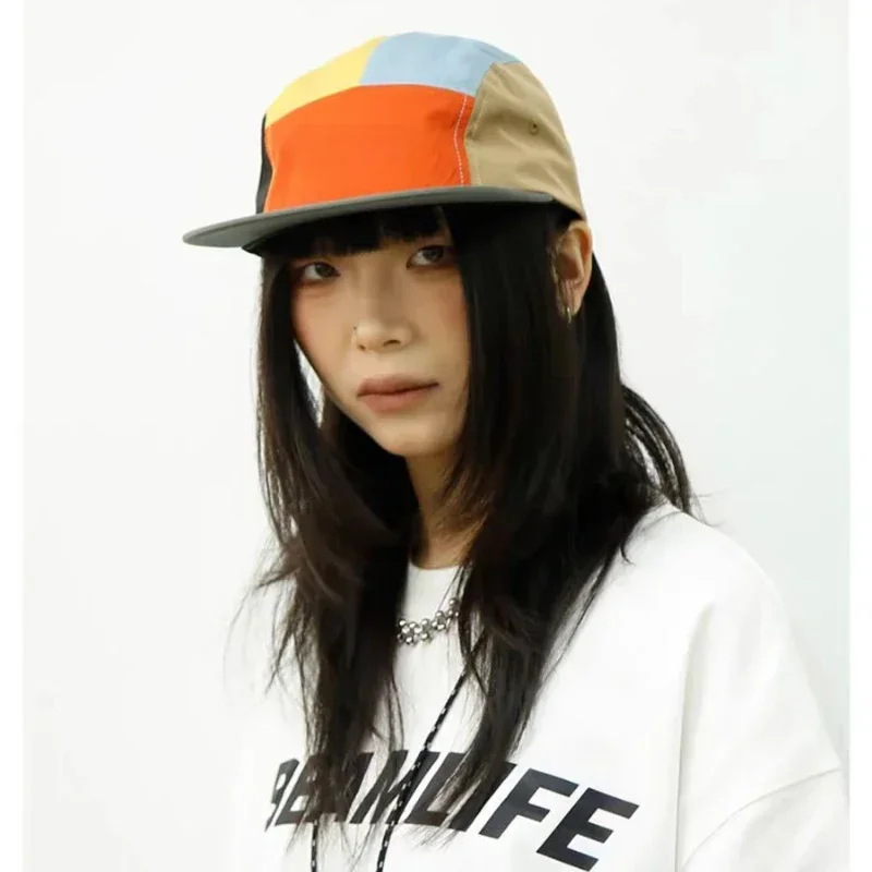 Berretti da baseball giapponesi con blocco colore a 5 pannelli Cappello a tesa corta ad asciugatura rapida Protezione solare estiva unisex per esterni Berretto snapback versatile