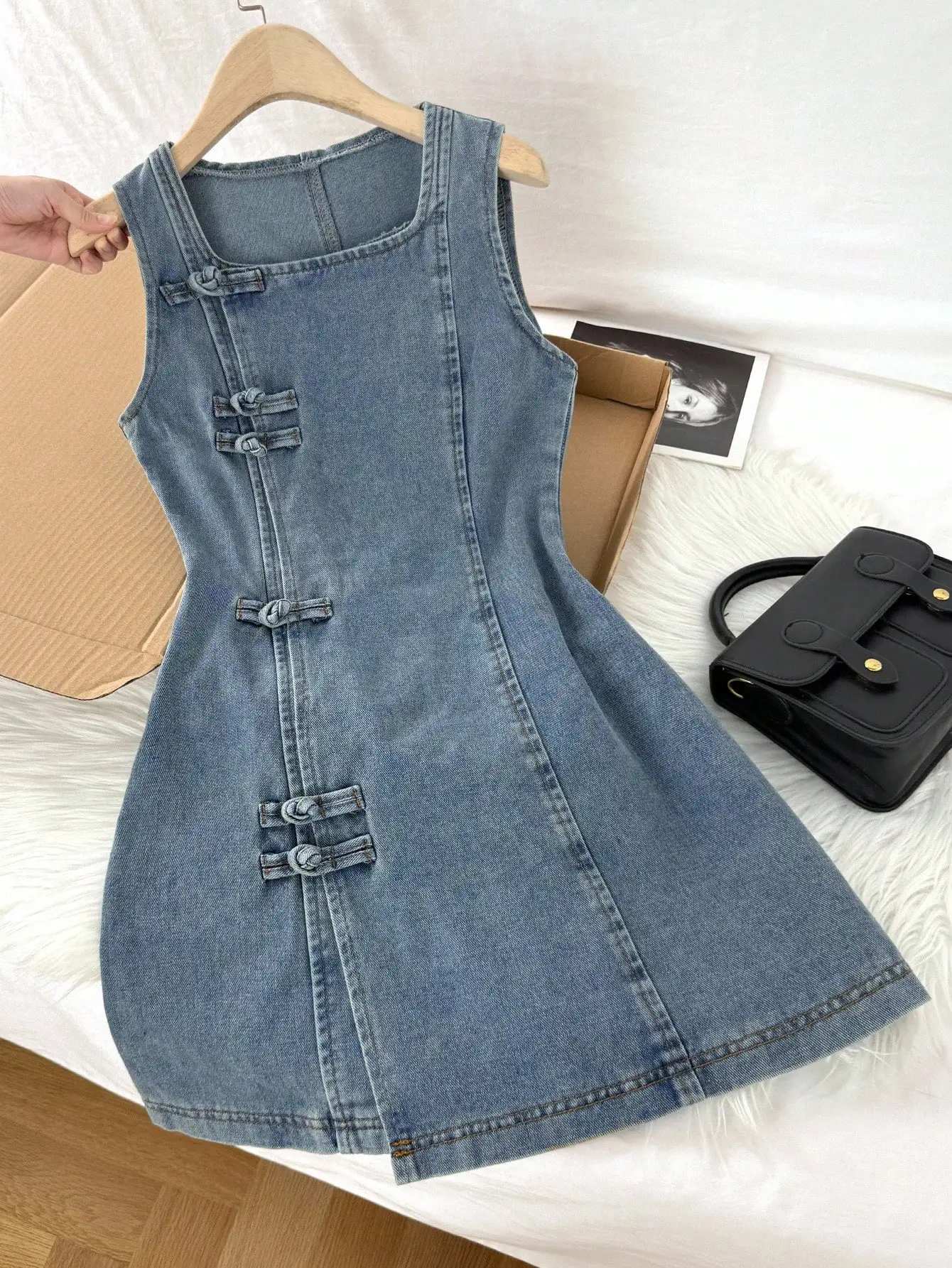 

Women's Denim A-Line Dress with Square Neck and Knot Buttons, Sleeveless Casual Summer Dress