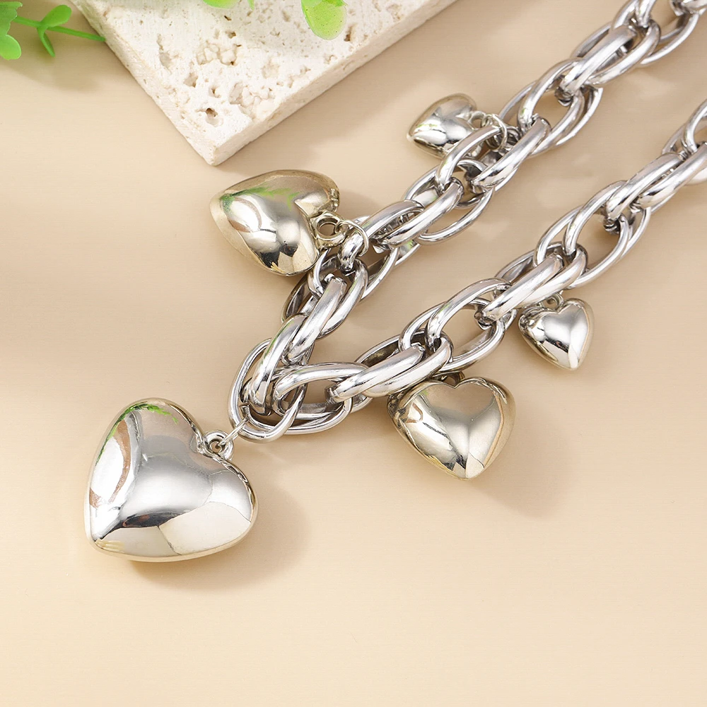 Punk-Halskette mit großem Herzanhänger, Zinklegierung, Choker für Damen, modische Halskette in Silberfarbe, Accessoires, Geburtstagsgeschenke – Detail 3