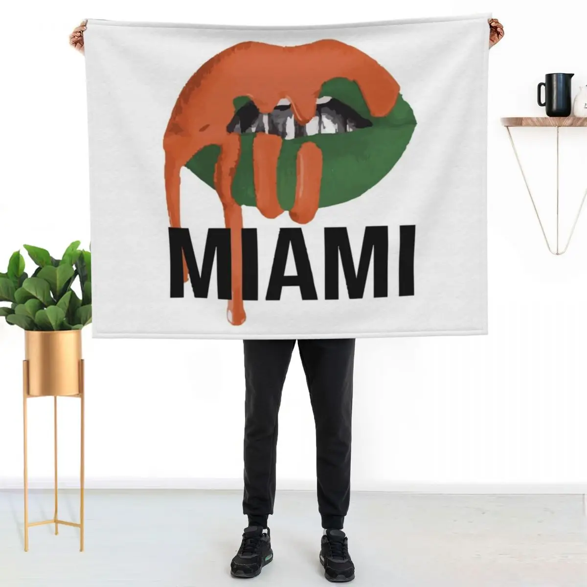 Univeristy of Miami Varsity Lips Throw Blanket Quilt Furry funny gift Baby Personalized Gift Bed linens Blankets