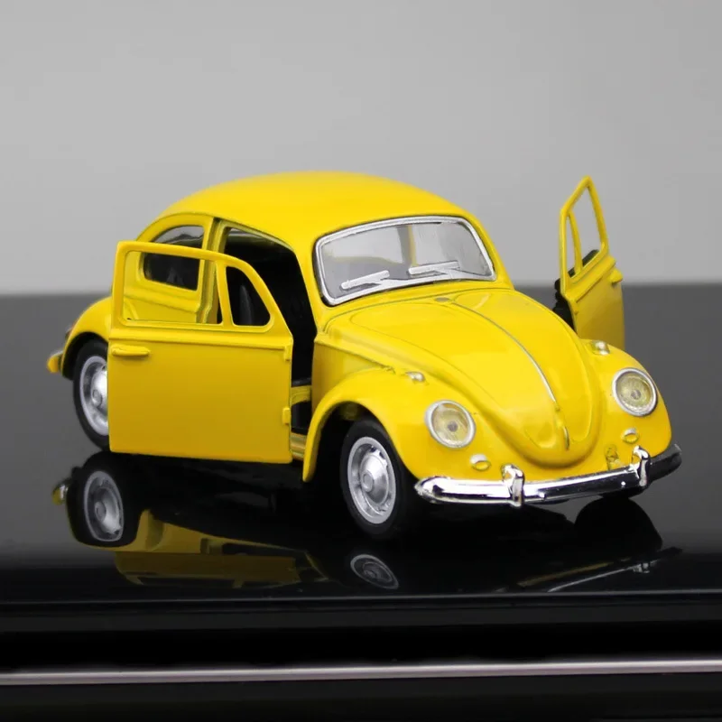 1:36 1967 Volkswagen Beetle lega auto pressofusi modello giocattolo classico in metallo con funzione di strappo veicoli per regali per bambini D79