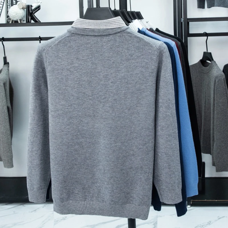 ​ ​ เสื้อสเวตเตอร์คอปกถักสำหรับผู้ชาย - สีฟ้าอ่อน (6 สี) ดีไซน์สองชั้นแบบหลอกตา สไตล์ลำลองสำหรับธุรกิจ ​   ยืดหยุ่น สวมใส่สบาย