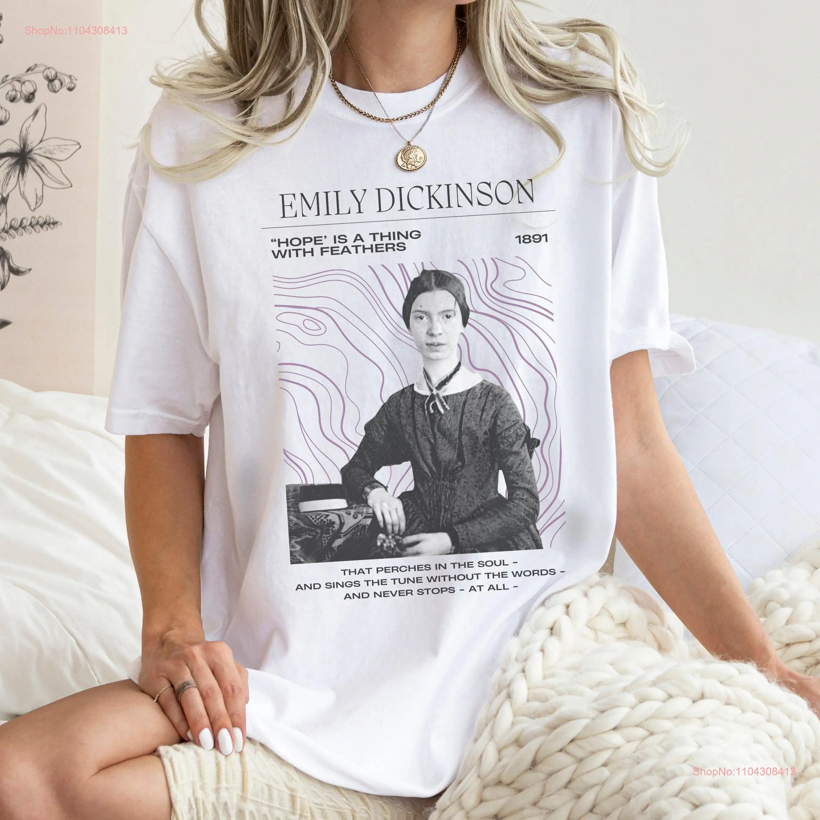 Emily Dickinson Comfort Colors Hope é uma coisa com penas ELA Professor Amante de livros Booktok Sapphic PoeT Camiseta Light Academia