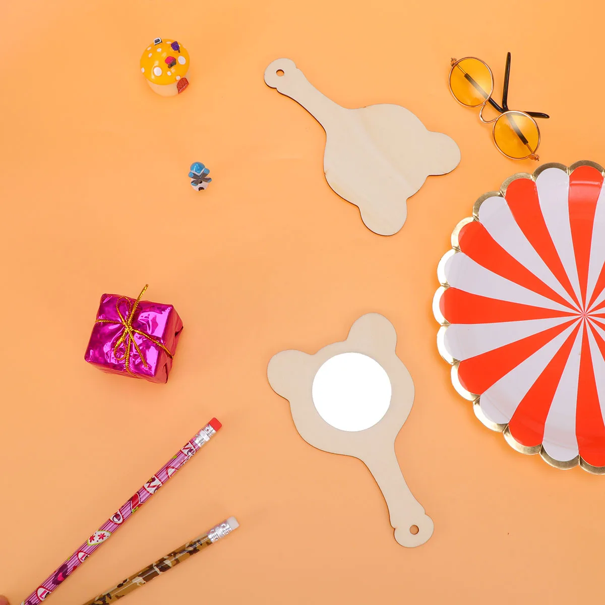 กระจกไม้ขนาดเล็ก 10 ชิ้น สำหรับงาน DIY ศิลปะสร้างสรรค์ ระบายสี ลายกระต่าย แมว หมี เพนกวิน ดาว