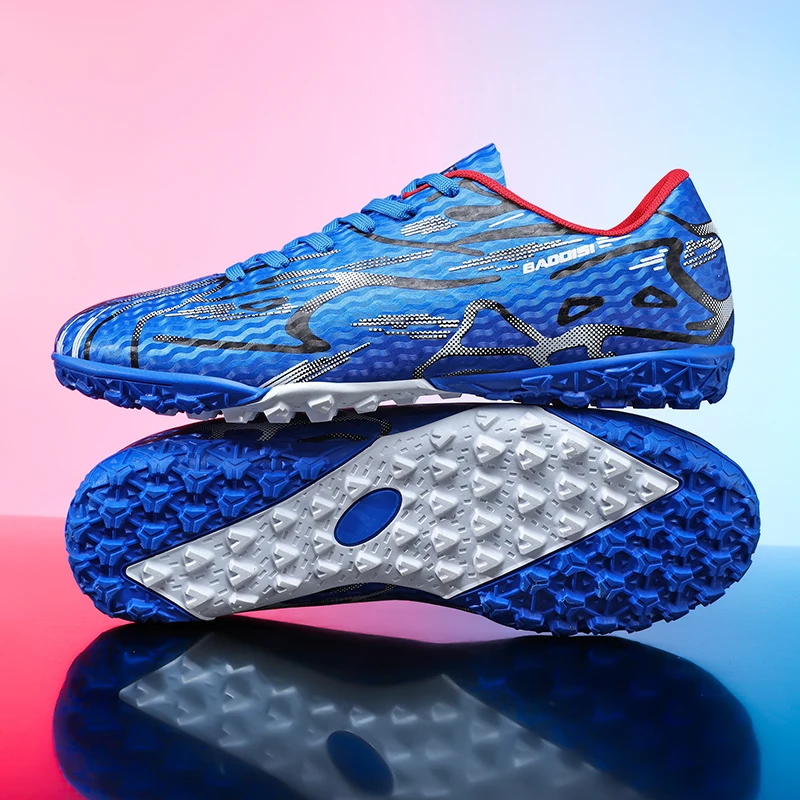 

New Men Football Boots TF Sport Training Soccer Shoes Soft Ultralight Breathable Professional Sneakers Unisex Grass Cleats Match