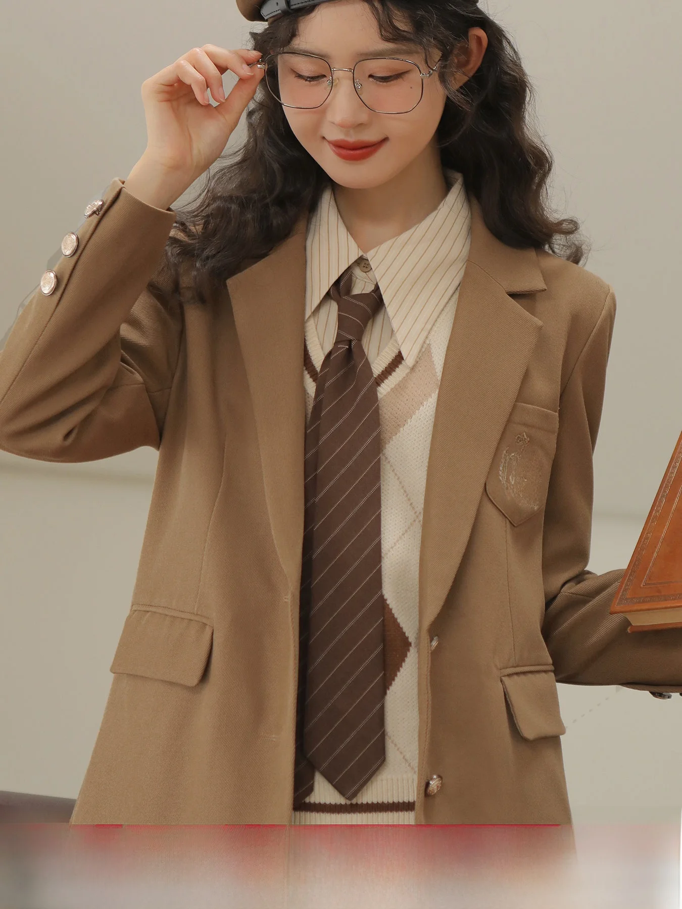 

Lingjiu Khaki Color Loose Casual British Style Women's Suit Jacket Spring Season Sweet Style Straight Tube Type Polyester Fabric