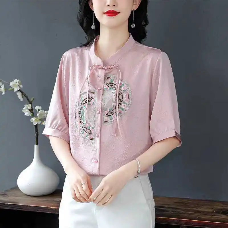 

Модная женская весенняя новинка: блузка с воротником-стойкой, вышивкой и пэчворком, длинный рукав, круглый вырез, полиэстер