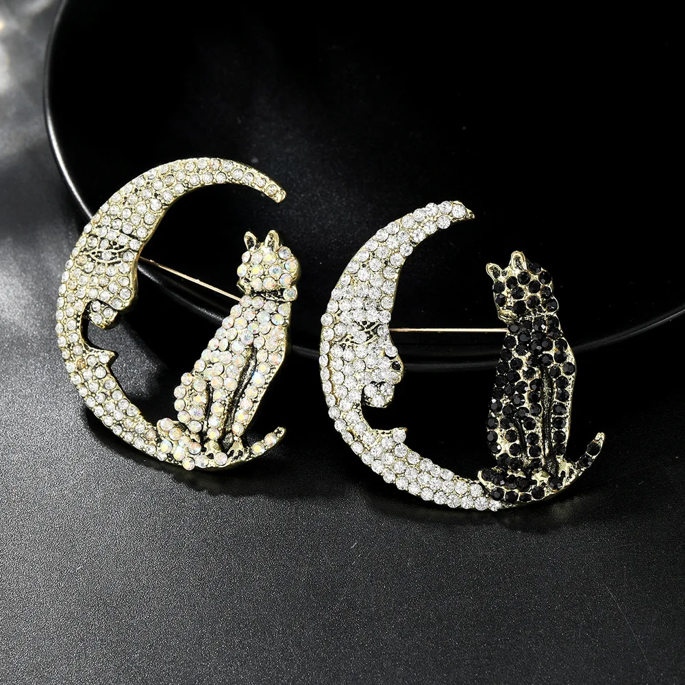 Vollmond-Katzenbrosche, kreativ, schwarz und weiß, zweifarbig, niedliche Katzennadel, modische und vielseitige Kleidungsaccessoires, Kragennadel