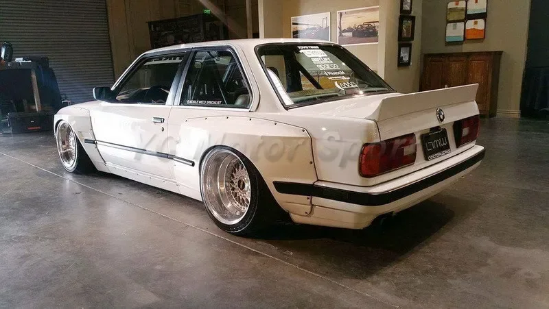Autozubehör Glasfaser FRP PD Style Heckkotflügel passend für 1984-1991 E30 Coupé Heckverbreiterungen