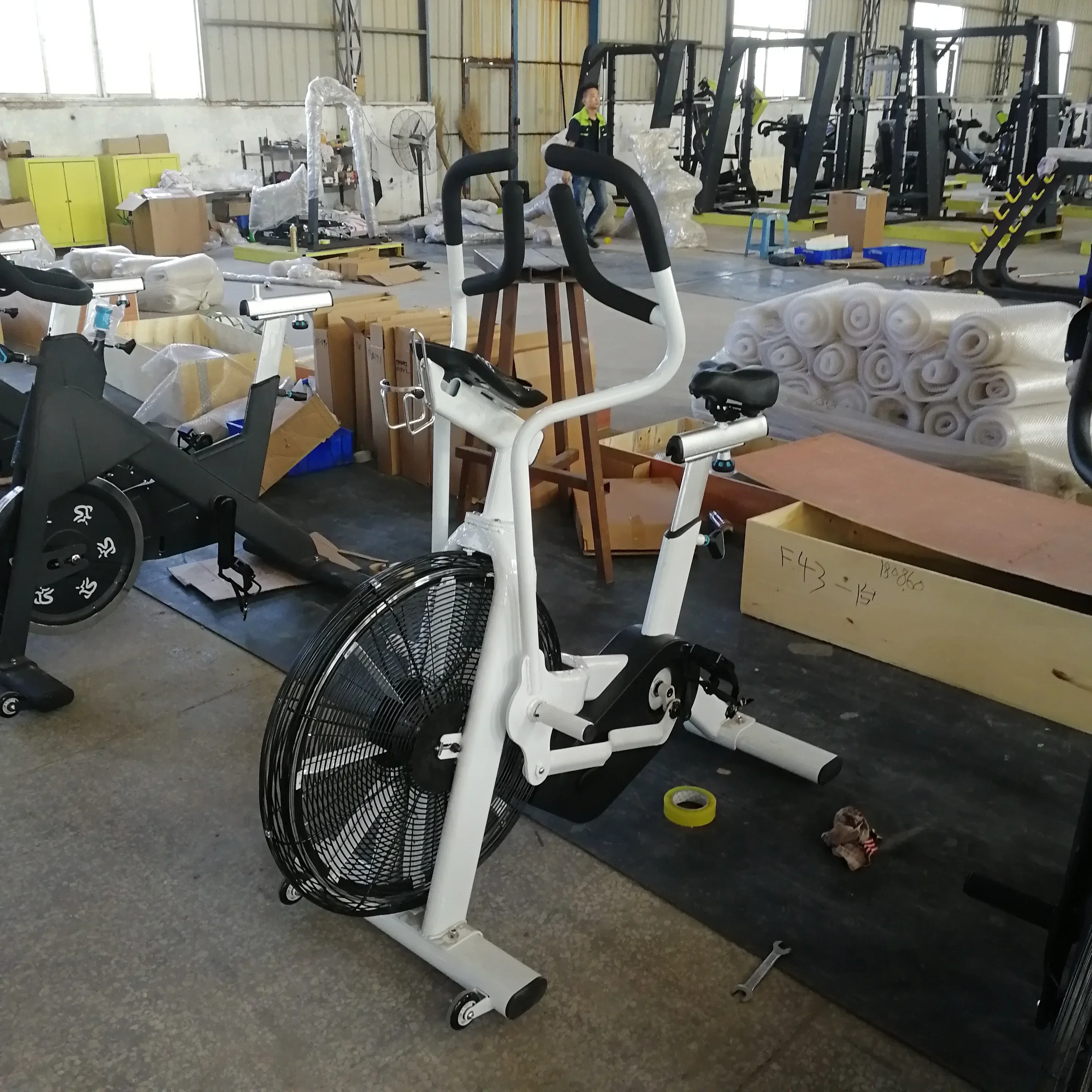 Fitness Fabrikant Thuis Commerciële Cardio Machine Luchtweerstand Fiets Fitness Apparatuur Sportmachine Air Bike Gym