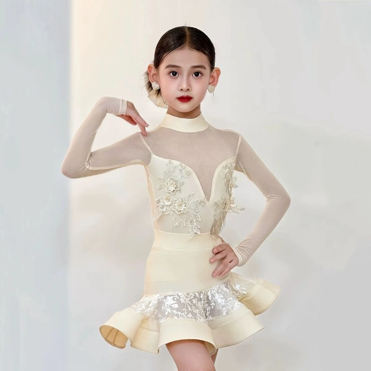 Schwarzes Latein-Tanzkleid für Mädchen, hochgeschlossener Kragen, lange Ärmel, Tanzbekleidung für Kinder, Cha-Cha, Standardtanz, Swing-Tanz, Trainingskostüm. – Detail 9